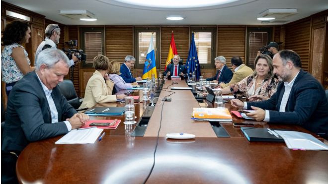 El Gobierno regula el teletrabajo que ya practican un día a la semana 3.250 de los empleados