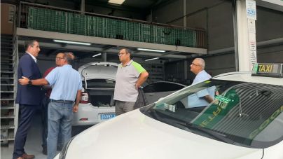 Francis Candil se compromete con el sector del taxi a revisar y actualizar las tarifas anualmente