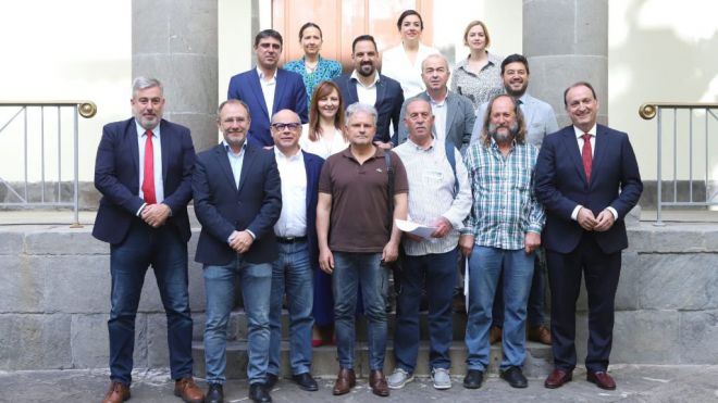 El Parlamento autoriza iniciar la recogida de 15.000 firmas para la Ley de Volcanes