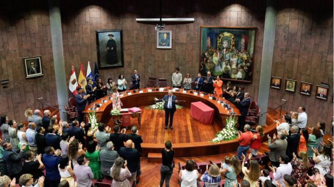 Casimiro Curbelo reelegido presidente en la que será su novena legislatura al frente de la Corporación