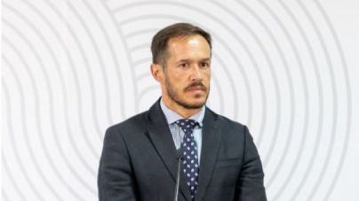 Zapata resalta la coordinación de soluciones prácticas al cero energético gomero