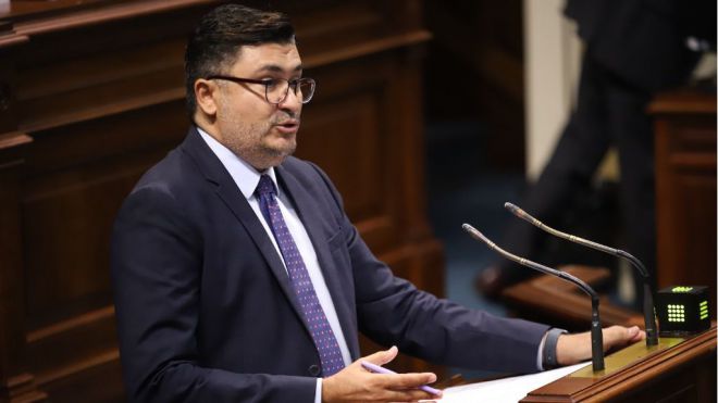 El director del Servicio Canario de Salud se “esconde” y “no da la cara”
