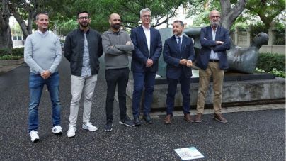 Santa Cruz coloca códigos QR en las esculturas de la ciudad