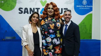 La plaza de La Candelaria acoge el Viernes de Piñata la primera edición de Dragnaval