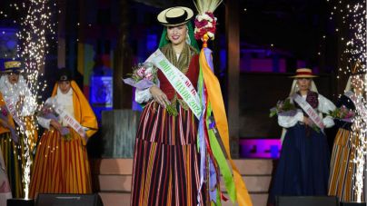 Johana Díaz, Romera Mayor, y Servanda López, Romera de Mayores, de las Fiestas de San Marcos