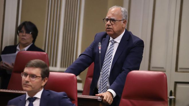 Curbelo urge a establecer un calendario que “apuntale” la materialización de la Agenda Canaria
