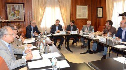 Ejecutivo y Fecai firman el reparto de los fondos del IGTE