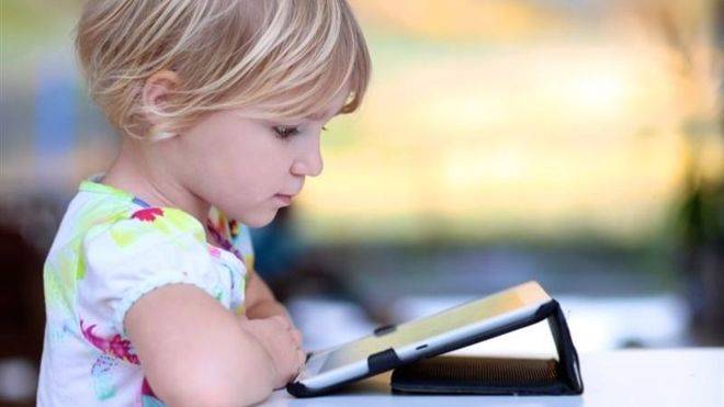 Un niño necesita 2 años para ser un mini 'crack' de las nuevas tecnologías