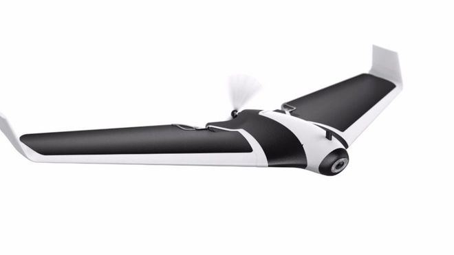 Parrot presenta el priomer dron con forma de avión