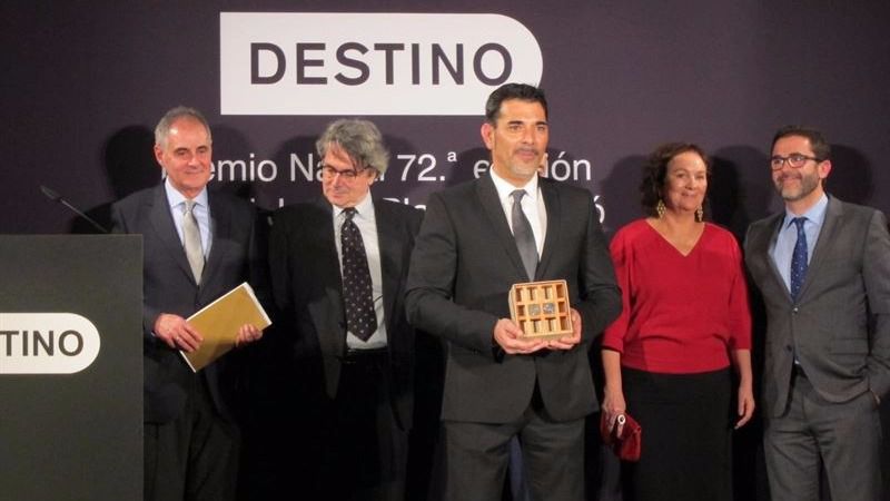 Víctor del Árbol se lleva el 72 Premio Nadal