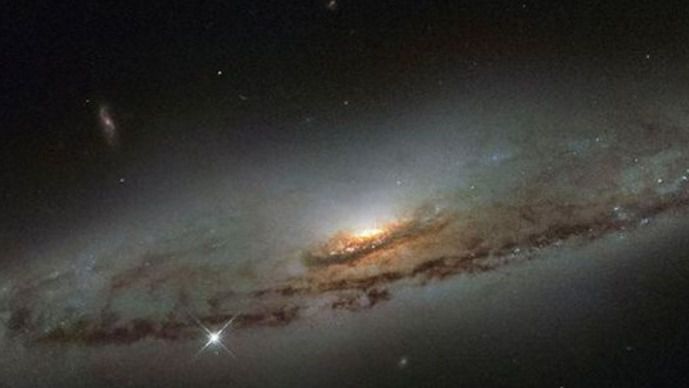 Captada una galaxia que está a 65 millones de años luz