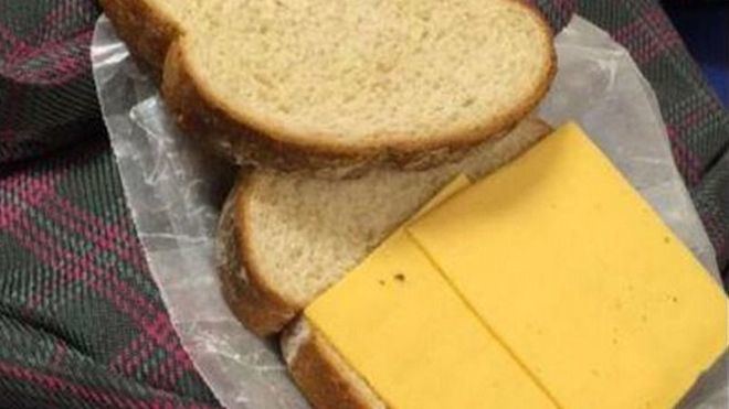 Almuerzo 'de la vergüenza' para los alumnos con deudas