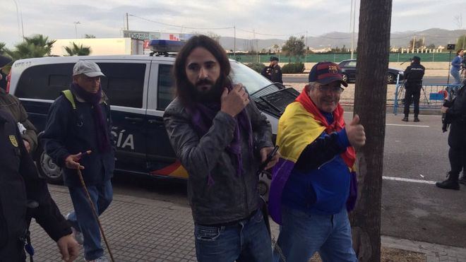 Un diputado de Podem lidera una manifestación republicana con escasa participación