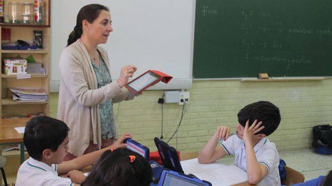 Siete de cada diez docentes en Canarias son mujeres