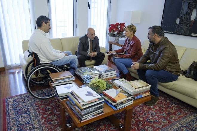 El Cabildo apoyará a los primeros pilotos de automovilismo con discapacidad de Canarias