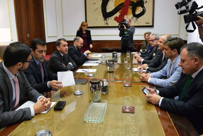 Ayuntamiento de Santa Cruz y Cámara de Comercio se alían por el empleo en la ciudad