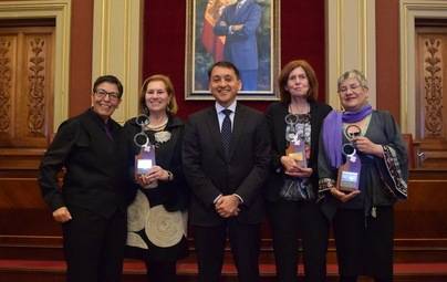 Santa Cruz rinde homenaje a tres escritoras