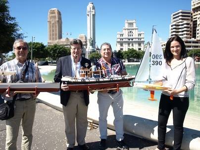 El lago de la plaza de España albergará una exhibición de modelismo naval el domingo