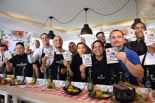 La avenida de Anaga se abre al sabor de la cocina internacional con ‘Tu Tapa Mundi’