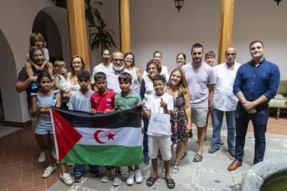Santa Brígida recibe a los niños saharauis de vacaciones en el municipio