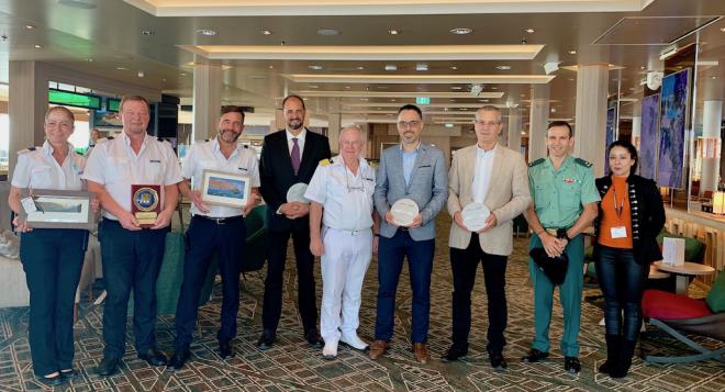 La Gomera recibe a más de tres mil cruceristas a bordo del nuevo Mein Schiff 2