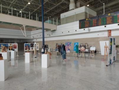 El Aeropuerto de Fuerteventura acoge la exposicio&#769;n ‘Maxo Arte Joven 2022’