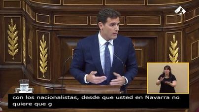 Rivera critica que Sánchez se reparte los sillones con Podemos "en la sala de al lado"