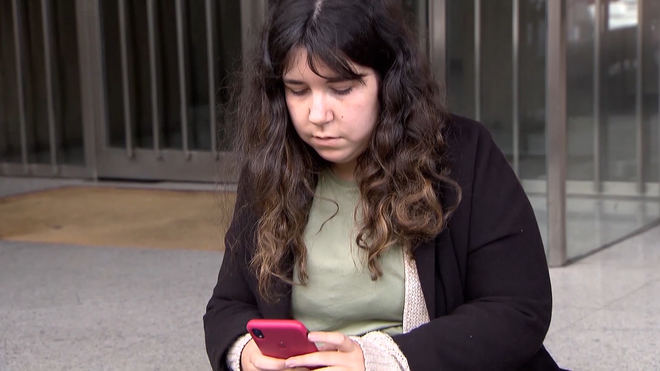 El 74 por ciento de los españoles que compra a través del móvil busca productos a diario