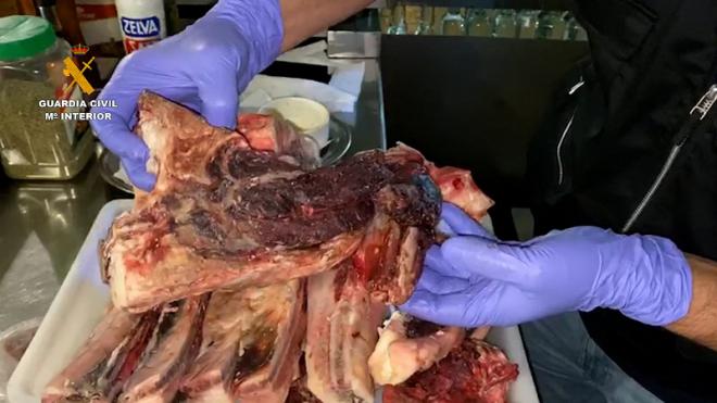 22 detenidos por vender en establecimientos alimentos no aptos para el consumo
