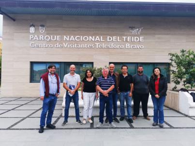 El Cabildo y las asociaciones de apicultura acuerdan las normas de aprovechamiento de colmenas en el Teide en 2022