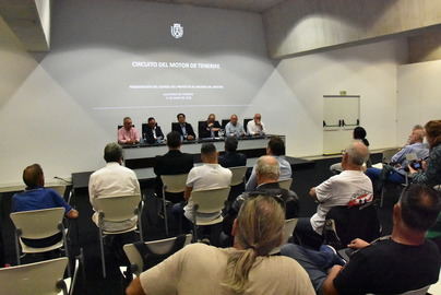 El Cabildo expone a federaciones y escuderías los avances del proyecto del circuito del motor