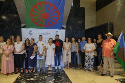 El Cabildo honra a las víctimas del genocidio del Pueblo Gitano durante la II Guerra Mundial