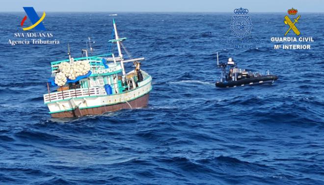 Interceptado un pesquero al sur de Canarias con más de 1.500 kilos de cocaína