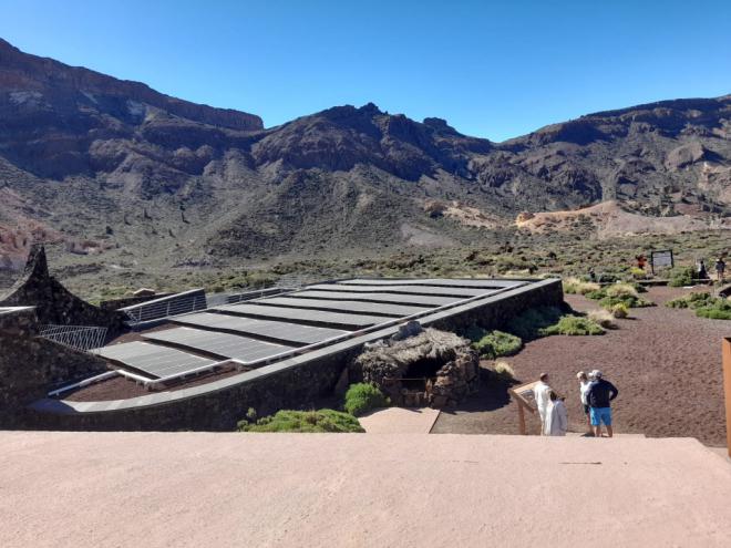 El Centro de Visitantes de Cañada Blanca, en el Teide, se autoabastece ya de energía solar fotovoltaica