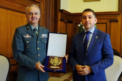 Santa Cruz despide a Juan Miguel Arribas, general de la Guardia Civil, tras pasar a la Reserva
