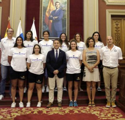El Ayuntamiento felicita al Echeyde femenino por el ascenso a la máxima categoría nacional