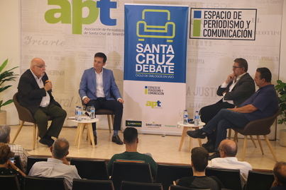 El ciclo Santa Cruz debate apunta la conveniencia de recuperar el segundo canal de la Televisión Canaria