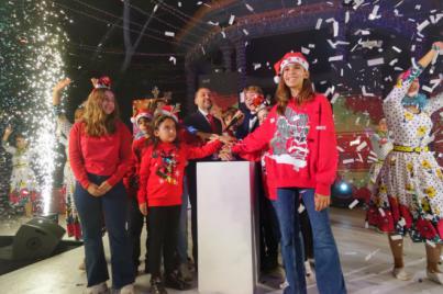 Dos millones de bombillas LED iluminan la Navidad en las calles de Santa Cruz