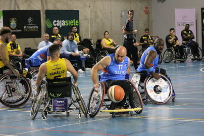 El ADEIN Tenerife gana en San Sebastián y mantiene el pulso por la tercera plaza