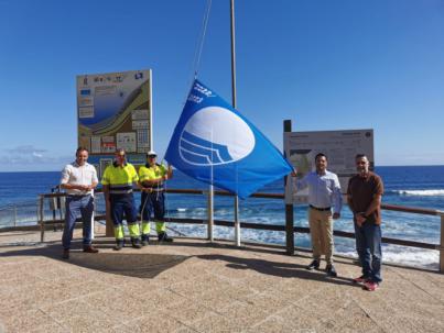 En la playa de El Socorro vuelve a ondear la Bandera Azul por su calidad ambiental y de servicios