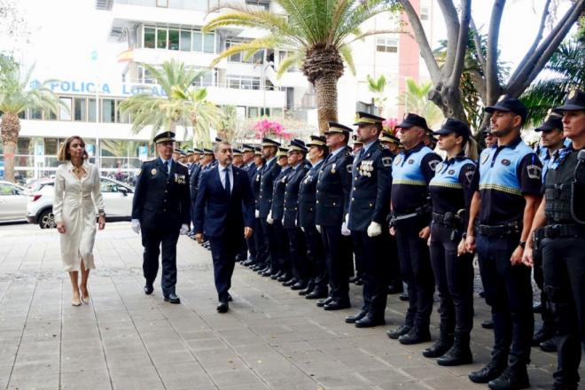 Santa Cruz entrega 58 medallas y distinciones a policías locales, ciudadanos y entidades
