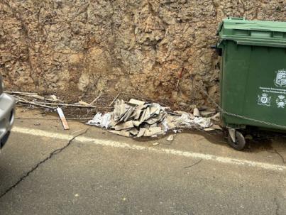 Proponen un plan integral para frenar la acumulación de basura y escombros en Valleseco