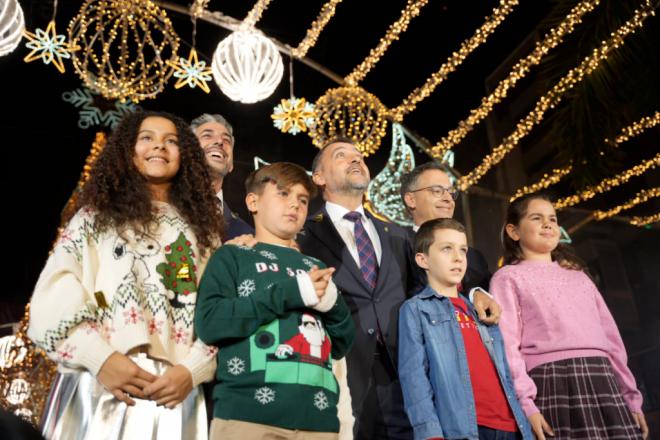 Santa Cruz enciende 4,5 millones de bombillas LED para iluminar la Navidad