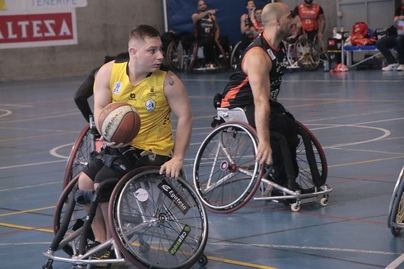 El Santa Cruz ADEIN Tenerife Fundación CB Canarias lucha todo lo que puede ante el Amiab Albacete