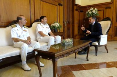 Santa Cruz da la bienvenida al Juan Sebastián Elcano