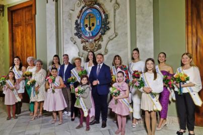 El alcalde recibe a la Reinas del Carnaval 2026