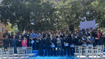 La Policía Local otorga 46 medallas de plata y una de oro en la celebración de su patrona
