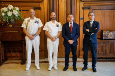 Santa Cruz da la bienvenida a la tripulación del buque “Amerigo Vespucci”