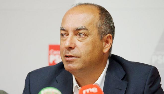 Julio Cruz interpela al Gobierno sobre los precios de los billetes Canarias-Península, las frecuencias y las plazas