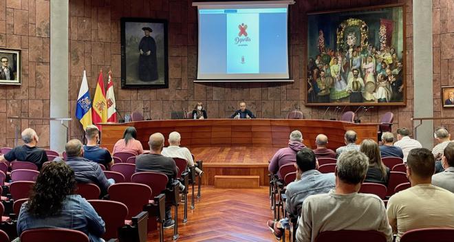 Cabildo y equipos de fútbol acuerdan impulsar los valores y erradicar la violencia en el deporte